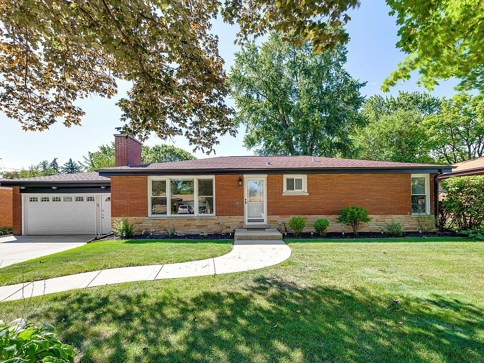 1st image of 10117 W Manor Dr