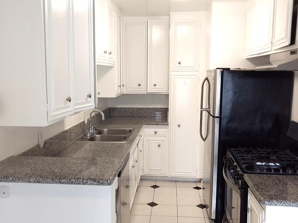 1st image of 1427 N Poinsettia Pl APT 109
