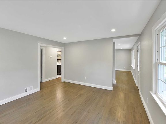 3rd image of 441 Auborn Ave