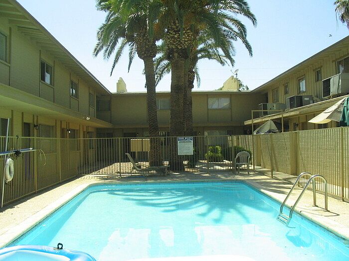 2nd image of 1533 W Missouri Ave APT 14