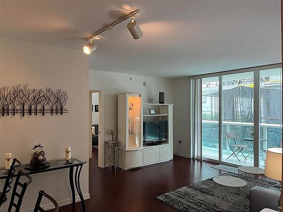 4th image of 347 N New River Dr E APT 605