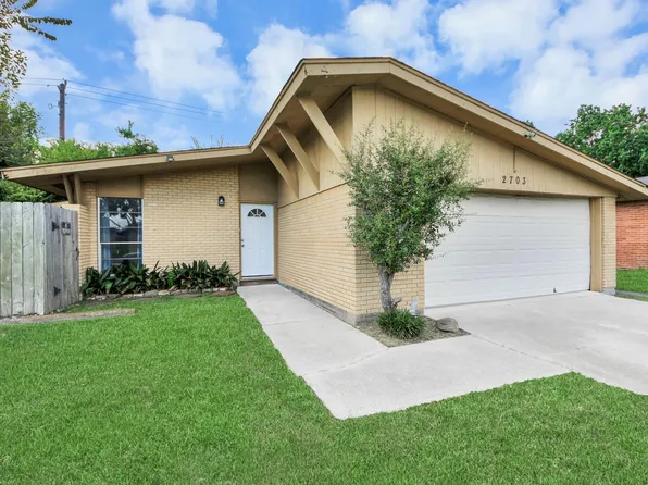 2703 Knotty Oaks Trl, Houston, TX 77045