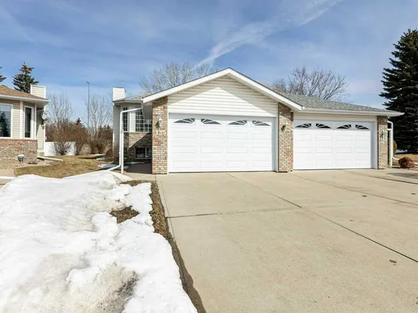 135 SW Doran Cres, Red Deer, AB T4R 2M8