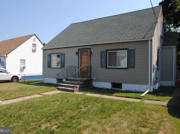 6 Parker Ave, Burlington, NJ 08016
