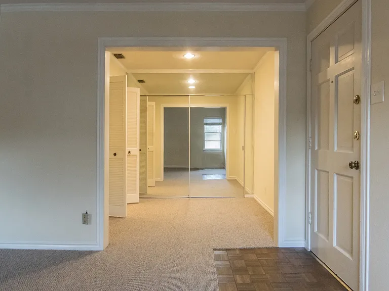 4311 Cole Ave #111 — Photo 8