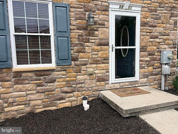 4th image of 8851 Hillside Way