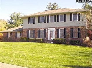 1348 Woodlake Blvd, Stow, OH 44224