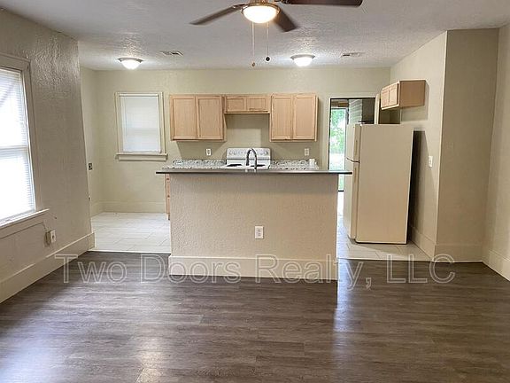 4th image of 1213 NE 17th St
