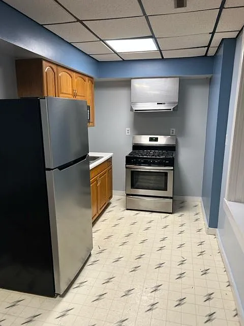 2128 Main St — Photo 1