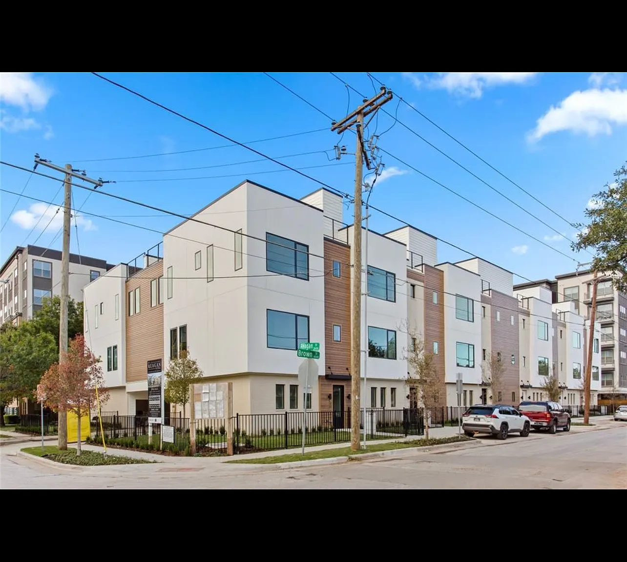 3 bed, 3.5 bath, 2500 sqft, $4,700 — Photo 1