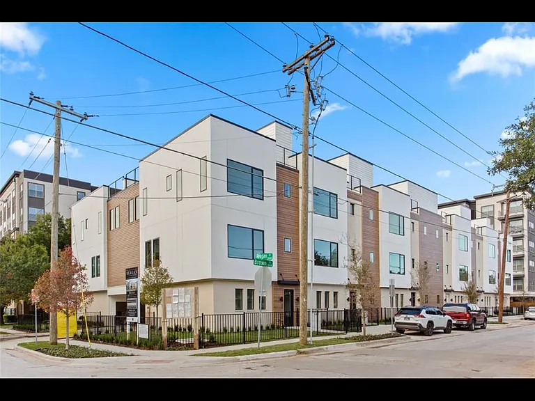 2633 Reagan St #203 — Photo 1