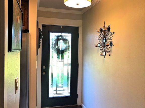 4th image of 2216 Mountain View Ave W