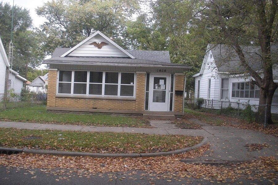1st image of 1424 Grand Ave