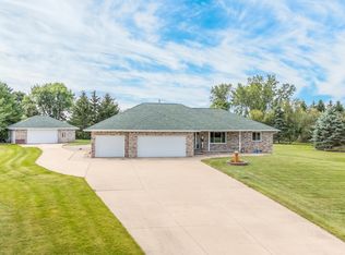 W4795 Deer Run Dr, Black Creek, WI 54106