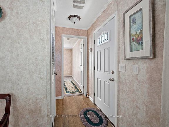 3rd image of 16 Eastgate Ave