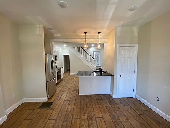 2nd image of 445 Manor St