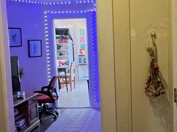 21 Eastern Ave, Northampton, MA 01060