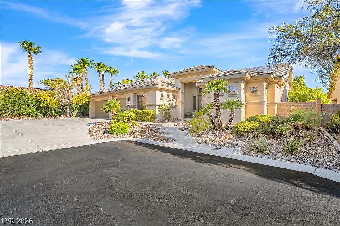 4 bed, 4.5 bath, 4274 sqft, $6,450 — Photo 1