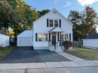4 Valley St, Fort Edward, NY 12828