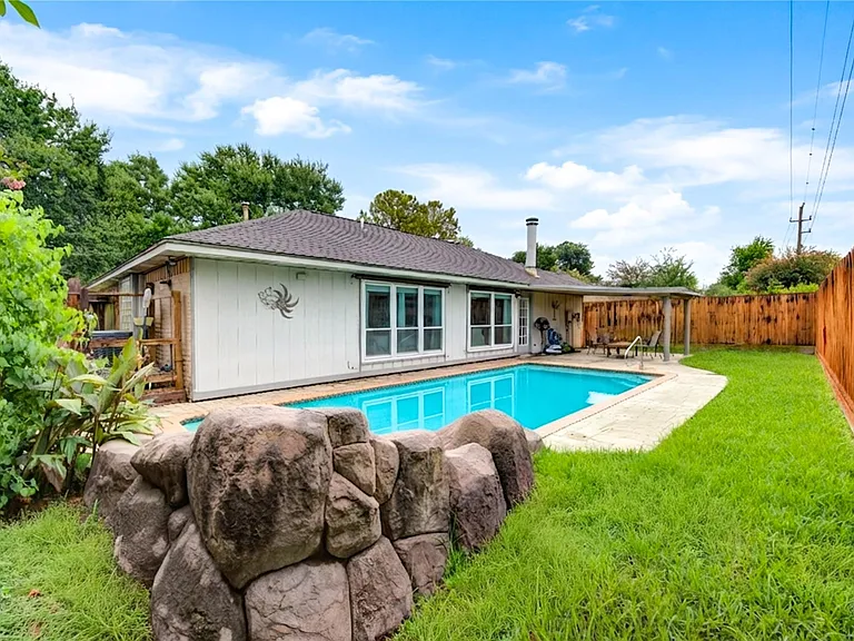 7023 Brockington Dr — Photo 36