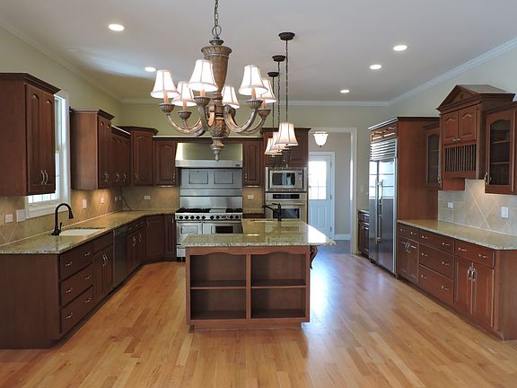5th image of 22548 Aster Dr
