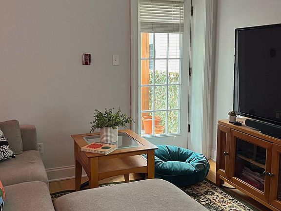 5th image of 1528 Brown St APT 3