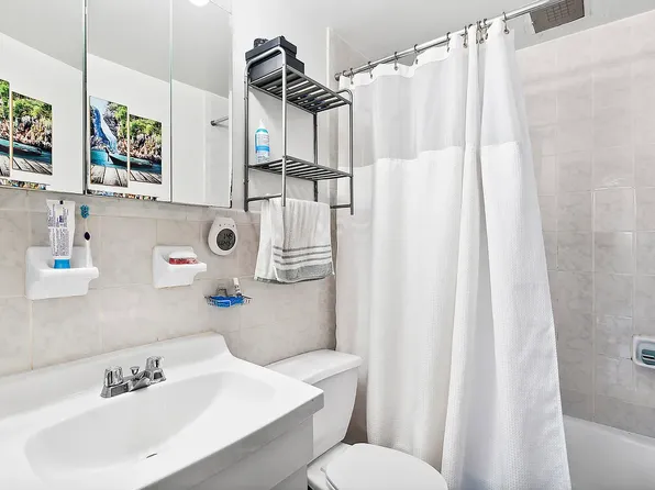 345 West 87th Street image 9 of 10