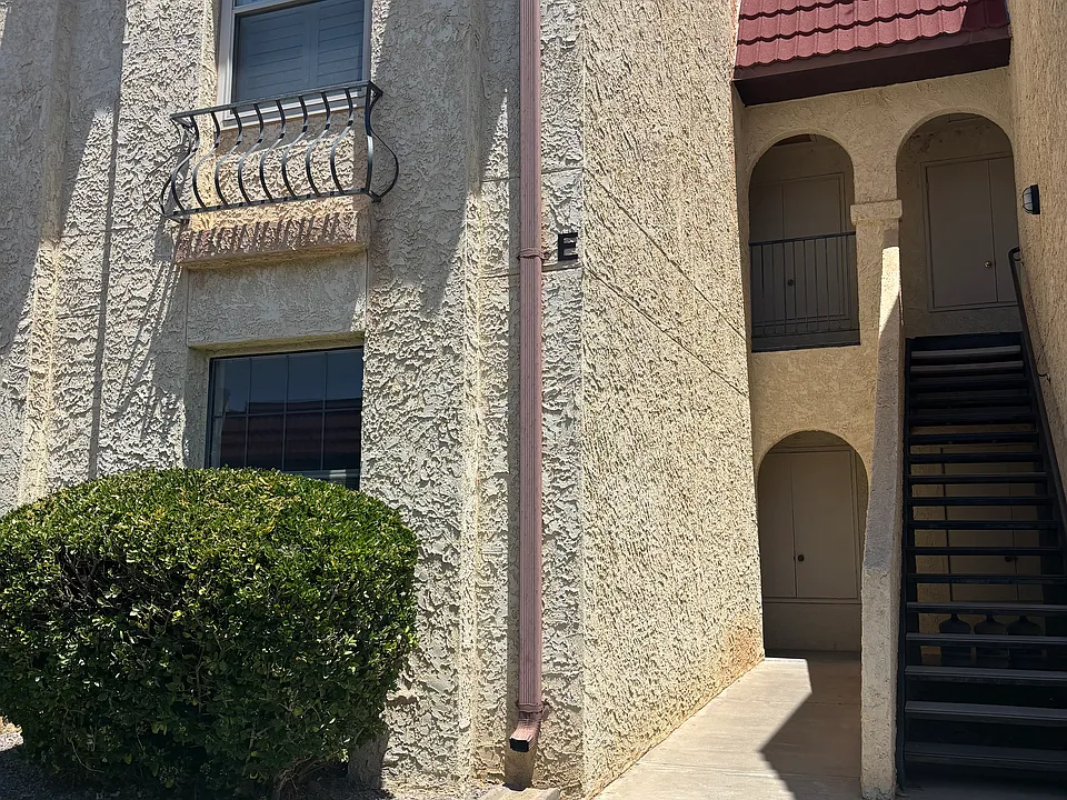 807 Country Club Dr SE #1E