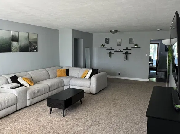 2309 Club Dr, South Bend, IN 46615