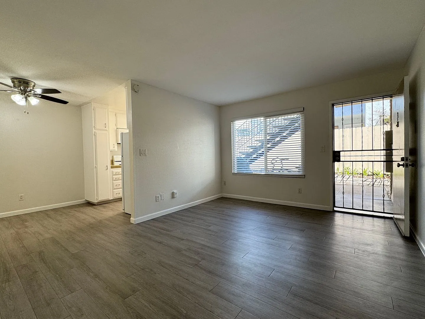 1152 Oliver Ave — Photo 4