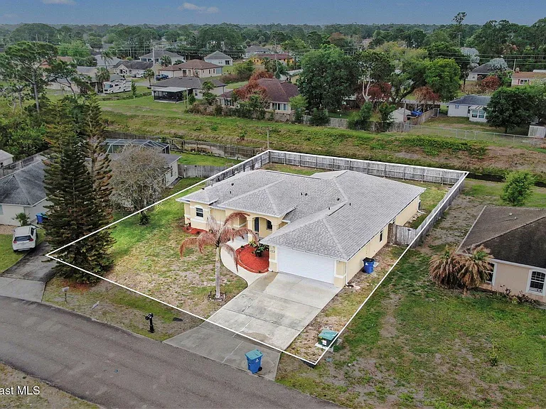 992 Coquina St SE — Photo 9