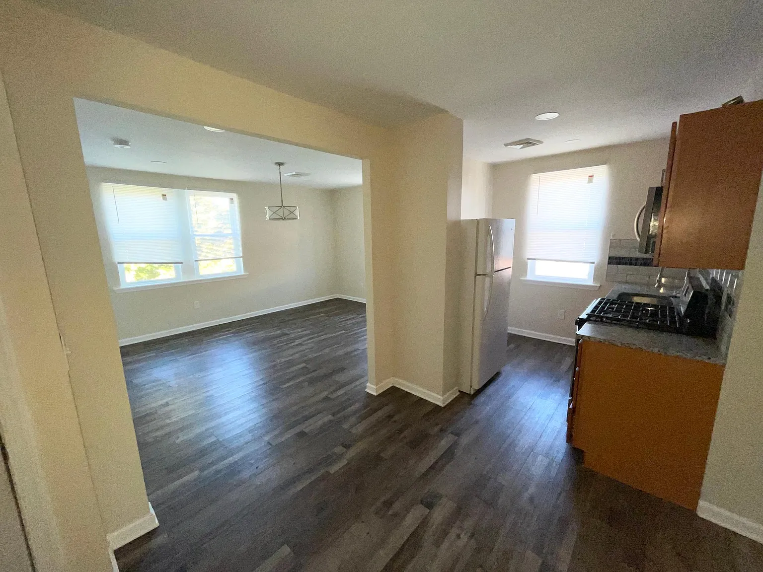 2 bed, 800 sqft, $1,650 — Photo 2