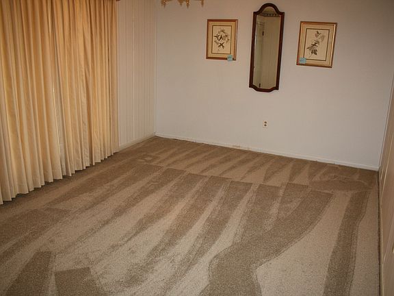 4th image of 1010 Yarborough Hts