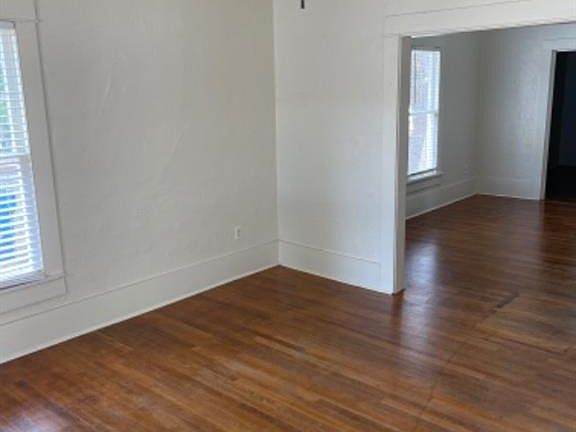 5th image of 220 W Main St