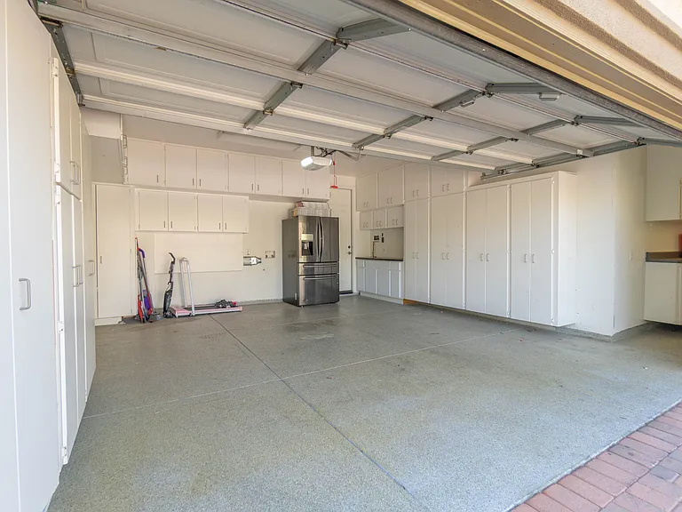 Hacienda Dr — Photo 81