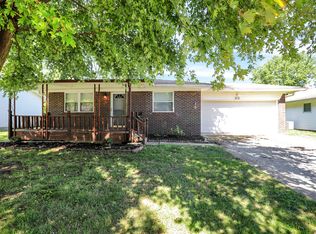 912 W 6th St, Greenfield, IN 46140