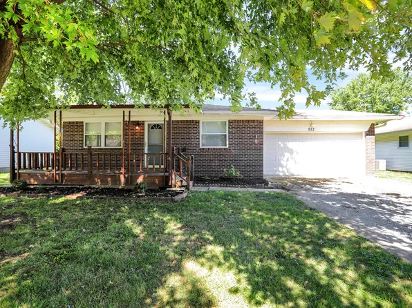 912 W 6th St, Greenfield, IN 46140