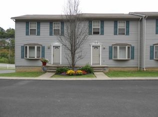 9517 Cost Ave APT 27, Stonewood, WV 26301
