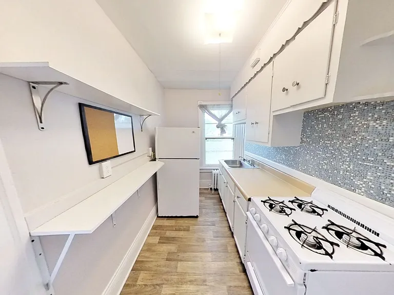 583 Averill Ave — Photo 20