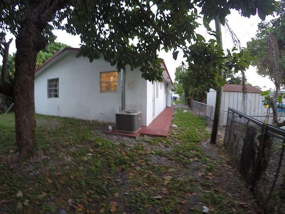 5th image of 6047 Polk St APT 2