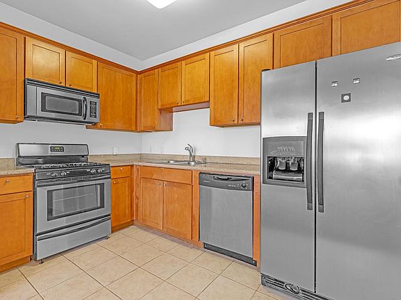 3rd image of 6938 Laurel Canyon Blvd #1