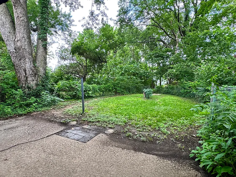 2506 University Dr — Photo 15