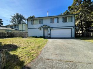 140 Whaleview Ct, Crescent City, CA 95531