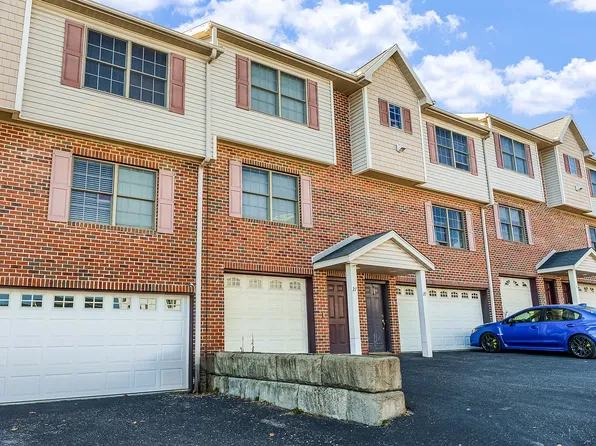 27 Ocean View Dr, Morgantown, WV 26505