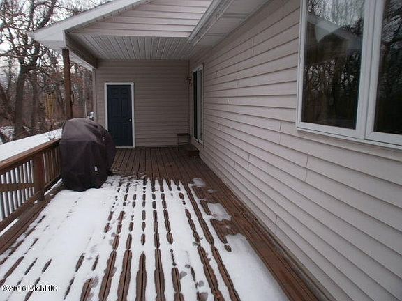 3rd image of 493 Burrwood Ave