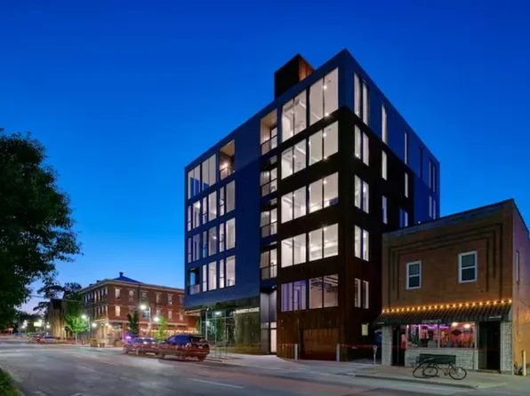 202 N Linn St #205, Iowa City, IA 52245
