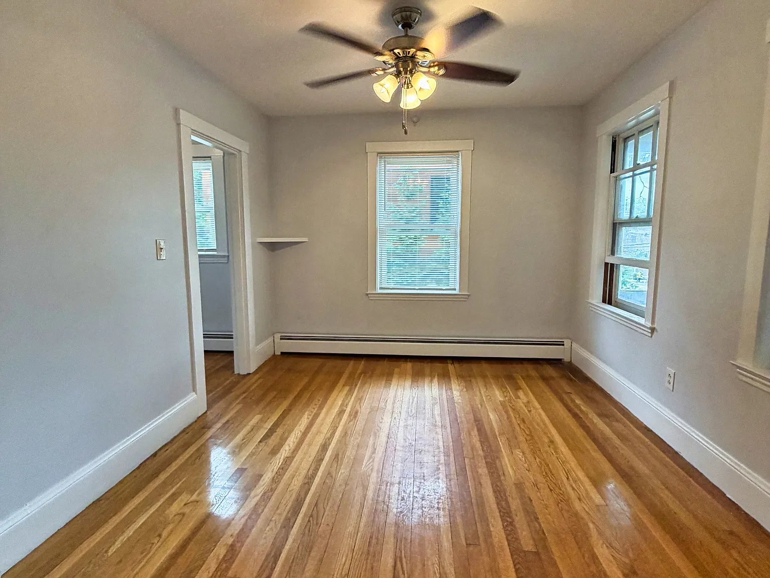 3 bed, 1250 sqft, $3,450 — Photo 4