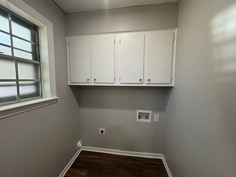 8280 Chippingham Dr — Photo 11