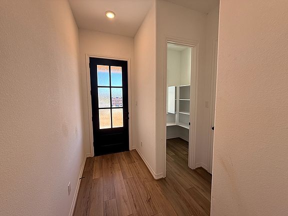 22539 Camp Driftwood Way Interior Image 4