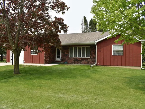 825 Nursery Ave, Osage, IA 50461
